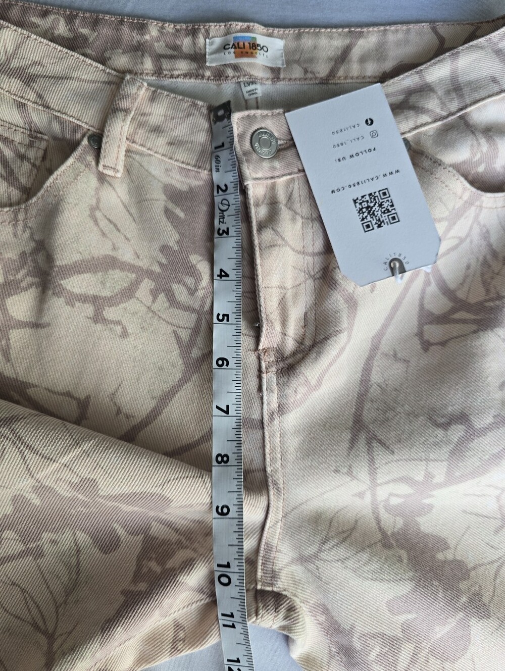 Cali 1850 Wide-Leg Printed Denim Jeans Neutral Abstract Tree Branch Camo Pattern - Picture 7 of 11